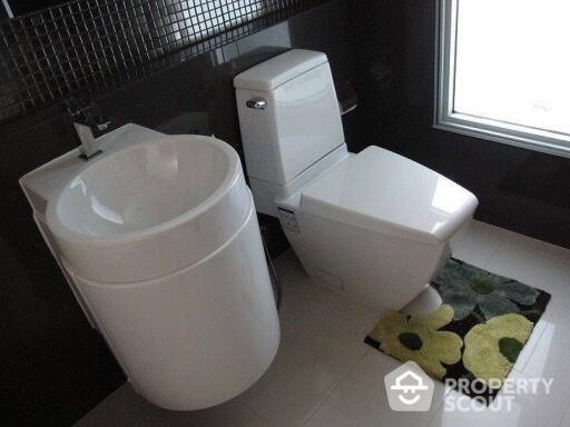 2-BR Condo at Rhythm Sukhumvit 50 near BTS On Nut