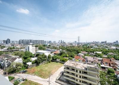 The Line Wongsawang, Only 200 metres from MRT Wongsawang station