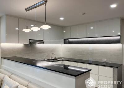 3-BR Condo at Richmond Palace Condominium near BTS Phrom Phong (ID 513680)