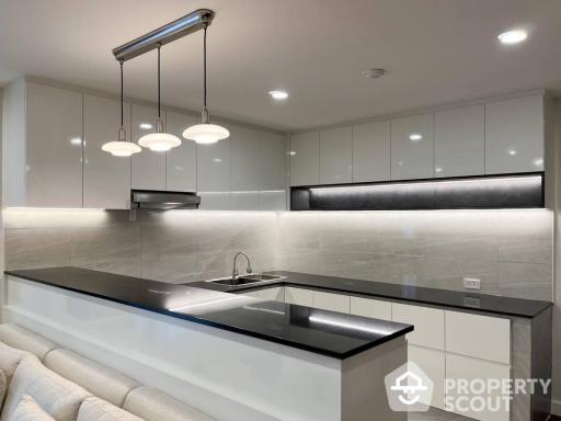 3-BR Condo at Richmond Palace Condominium near BTS Phrom Phong (ID 513680)