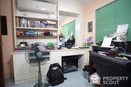 3-BR Condo at Kiarti Thanee City Mansion Condominium near MRT Phetchaburi