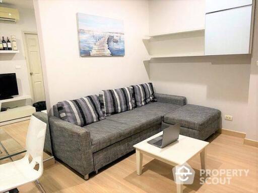 1-BR Condo at Life @ Sathorn 10 near BTS Chong Nonsi