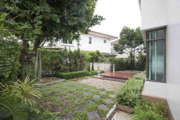 House with salt water pool near Mega Bangna