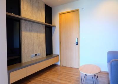 Fully-furnished with modern design, warmly vibes near city center, 5 mins to BTS Mochit