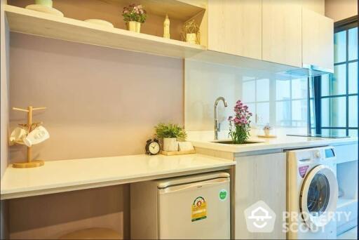 1-BR Condo at Life Asoke near ARL Makkasan