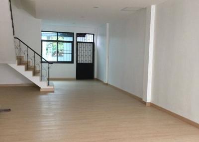 2-BR Townhouse near MRT Thailand Cultural Centre