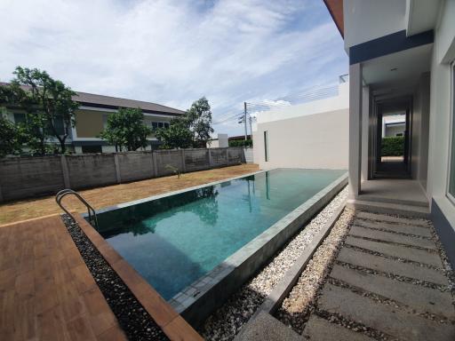 Pool villa at Hideaway @ Bypass  for Sale