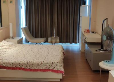 1-BR Condo at The Trendy Condominium near BTS Nana