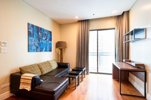 Condo with shuttle service to Phromphong