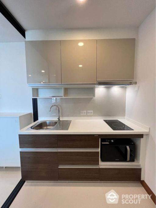 1-BR Condo at Supalai Premier Charoen Nakhon near BTS Krung Thon Buri