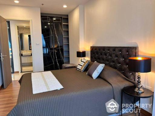 1-BR Condo at Supalai Premier Charoen Nakhon near BTS Krung Thon Buri