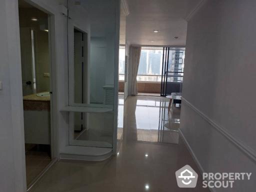 1-BR Condo at Asoke Tower near MRT Phetchaburi