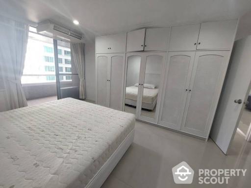 1-BR Condo at Asoke Tower near MRT Phetchaburi