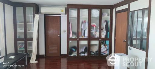 3-BR Condo at Kiarti Thanee City Mansion Condominium near MRT Phetchaburi