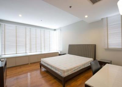 This comfy 2 bedroom for rent 7 min from condo to BTS Phromphong