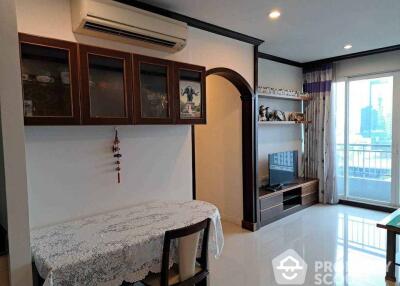 2-BR Condo at Circle Condominium near MRT Phetchaburi