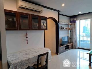 2-BR Condo at Circle Condominium near MRT Phetchaburi