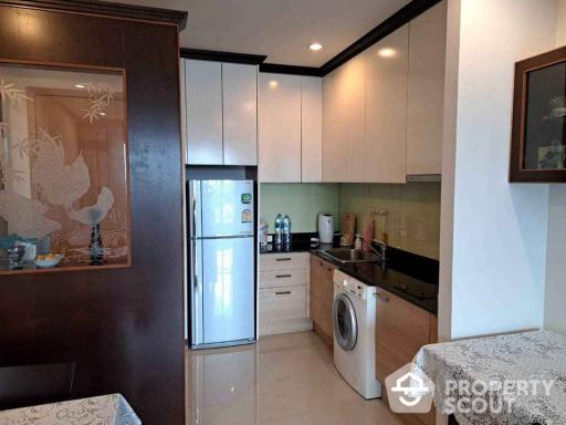 2-BR Condo at Circle Condominium near MRT Phetchaburi