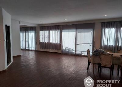 2-BR Condo at Saranjai Mansion Condominium near BTS Nana