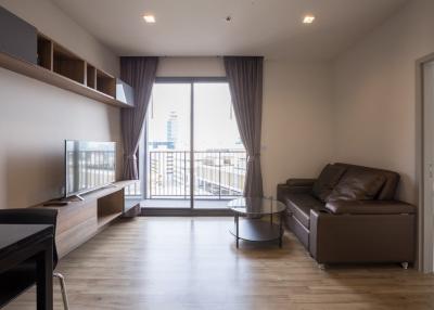 The Line JJ-Mochit, corner unit with fully furnished interior  near BTS and MRT