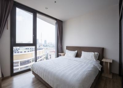 The Line JJ-Mochit, corner unit with fully furnished interior  near BTS and MRT