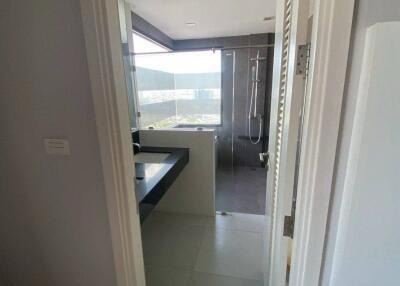 2-BR Condo at Urbano Absolute near BTS Krung Thon Buri