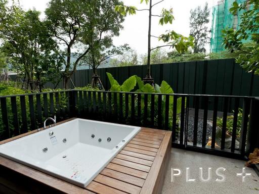 Garden view unit with private Jacuzzi
