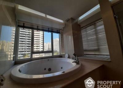 2-BR Condo at The Bangkok Sukhumvit 43 Condominium near BTS Phrom Phong