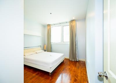 Siri Residence, the stylish condominium near BTS Phrom Phong.