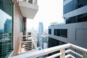 Siri Residence, the stylish condominium near BTS Phrom Phong.