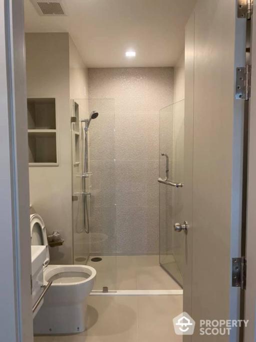 1-BR Condo at Life Sukhumvit 62 near BTS Bang Chak