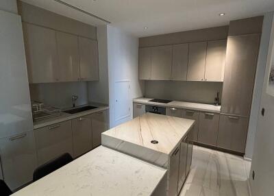 2-BR Condo at Kraam Sukhumvit 26 near BTS Phrom Phong (ID 512787)