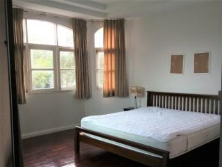 Single house 4 br., usable area 240 sq m, near the airport link at Ban Thap Chang.
