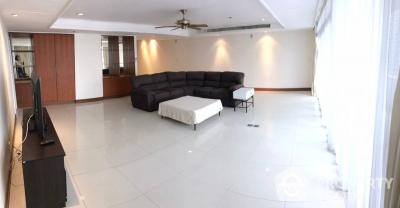 3-BR Condo at Kallista Mansion near ARL Makkasan