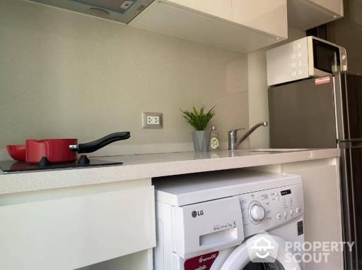 1-BR Condo at Rhythm Sukhumvit 42 near BTS Ekkamai