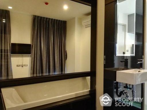 1-BR Condo at Rhythm Sukhumvit 36-38 near BTS Thong Lor