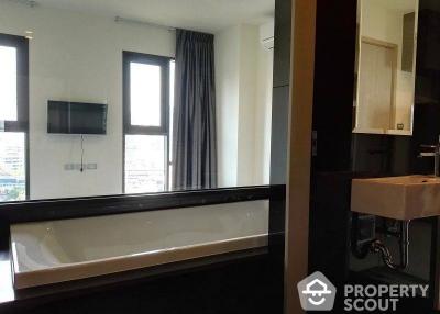 1-BR Condo at Rhythm Sukhumvit 36-38 near BTS Thong Lor