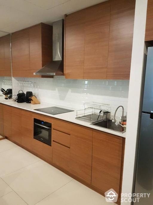 1-BR Duplex at The Emporio Place near BTS Phrom Phong