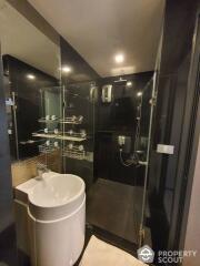 1-BR Condo at Rhythm Sukhumvit 36-38 near BTS Thong Lor