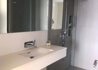 1-BR Condo at Rhythm Sukhumvit 42 near BTS Ekkamai