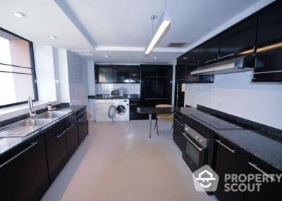 3-BR Condo at President Park Condominium near MRT Sukhumvit (ID 513297)