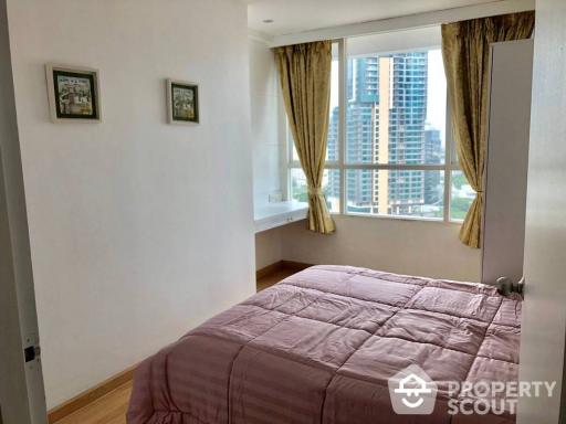 2-BR Condo at Urbana Langsuan Condominium near BTS Ratchadamri (ID 511913)