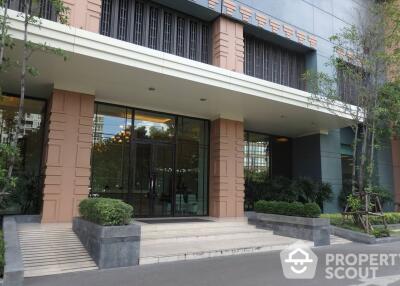 1-BR Condo at Villa Asoke near MRT Phetchaburi