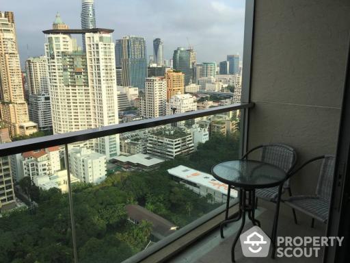 2-BR Condo at Oriental Residence near BTS Phloen Chit