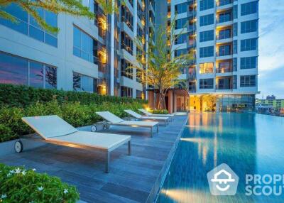 2-BR Condo at The Room Sathorn - St. Louis near BTS Surasak