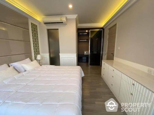 2-BR Condo at The Room Sathorn - St. Louis near BTS Surasak