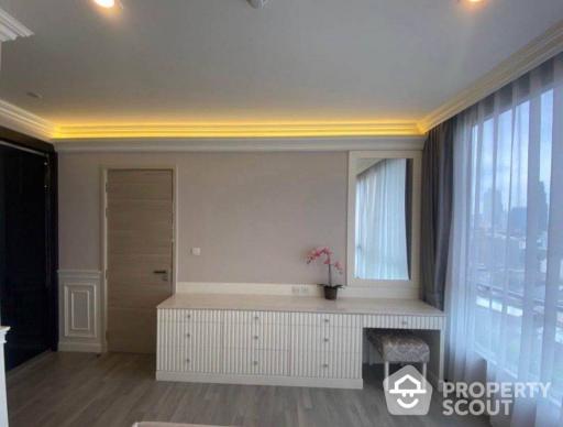 2-BR Condo at The Room Sathorn - St. Louis near BTS Surasak