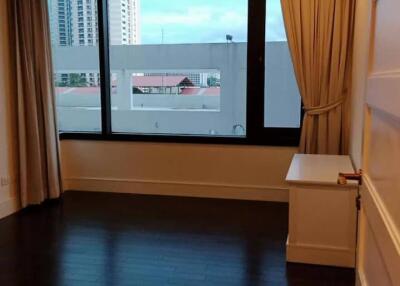 3-BR Condo at Aguston Sukhumvit 22 near MRT Queen Sirikit National Convention Centre