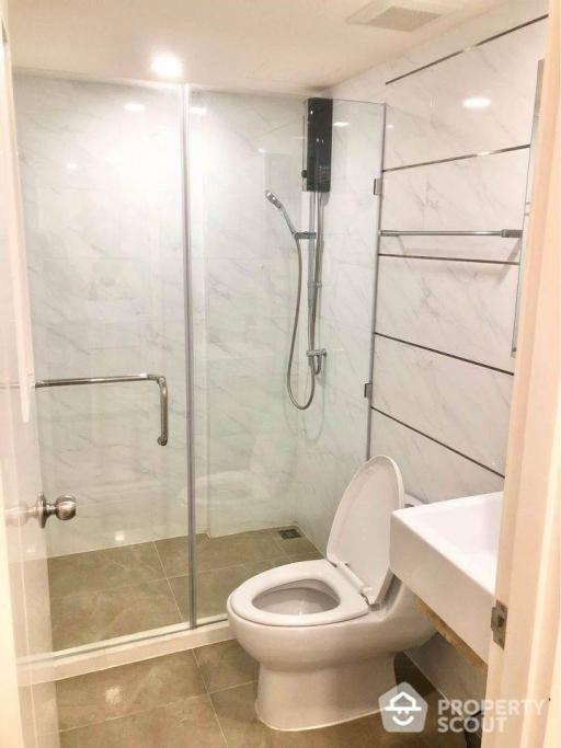 2-BR Condo at The Light New York Sukhumvit 64 near BTS Punnawithi