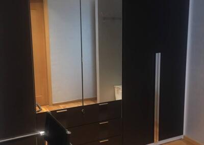 2-BR Condo at The Emporio Place near BTS Phrom Phong (ID 457000)